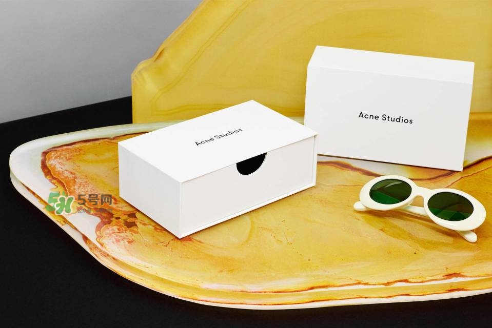 今年流行的彩色墨鏡款式 今年流行什么彩色墨鏡款式 今年流行的彩色墨鏡款式 今年流行什么彩色墨鏡款式