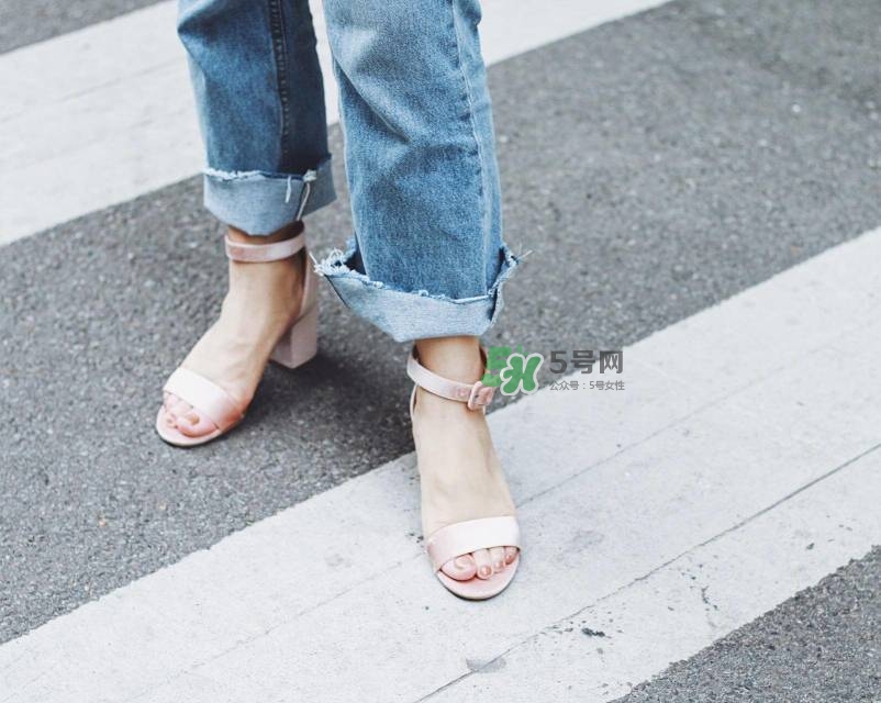 穿什么涼鞋顯腿長 顯腿細(xì)的涼鞋推薦 穿什么涼鞋顯腿長 顯腿細(xì)的涼鞋推薦