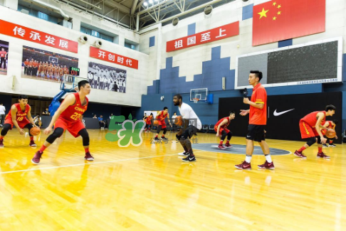 歐文同款黑白鴛鴦夜光kyrie 3怎么定制_在哪里買？