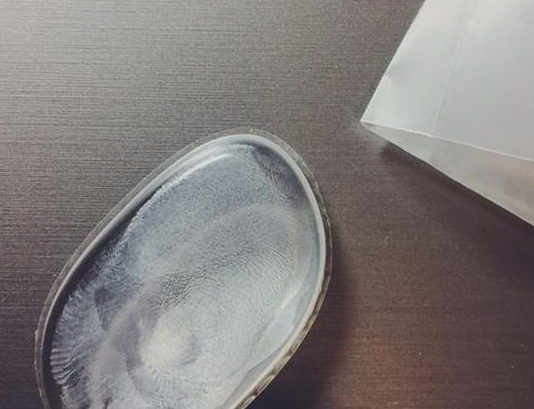 硅膠粉撲和氣墊粉撲哪個(gè)好用？硅膠粉撲和氣墊粉撲對(duì)比