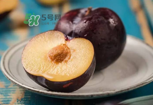 黑布林和火龍果能一起吃嗎？黑布林可以和火龍果一起吃嗎？