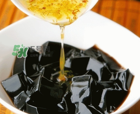 龜苓膏男人能吃嗎？龜苓膏吃多了會(huì)怎么樣