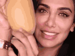 硅膠粉撲和氣墊粉撲哪個(gè)好用？硅膠粉撲和氣墊粉撲對(duì)比