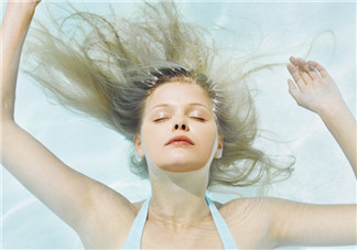 游泳時怎么憋氣？游泳憋氣怎么練？