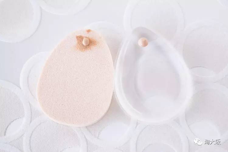 硅膠粉撲和氣墊粉撲哪個(gè)好用？硅膠粉撲和氣墊粉撲對(duì)比