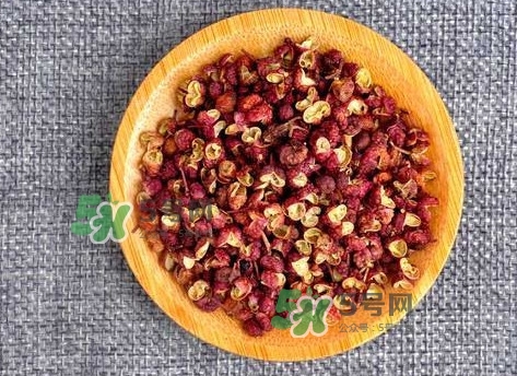 花椒水泡腳有什么功效？花椒水泡腳去濕氣嗎