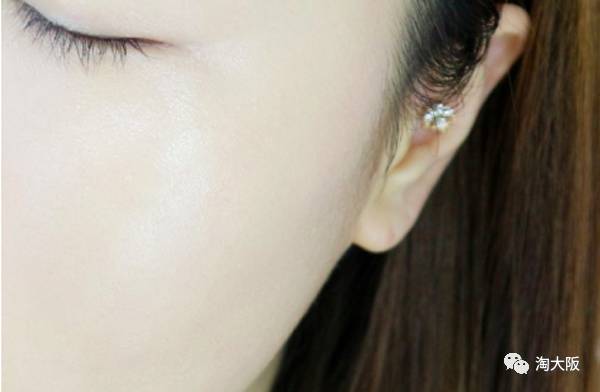 硅膠粉撲和氣墊粉撲哪個(gè)好用？硅膠粉撲和氣墊粉撲對(duì)比