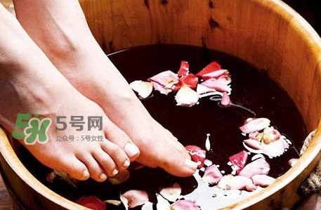 花椒水泡腳一次用多少花椒？花椒水泡腳多長時間最佳