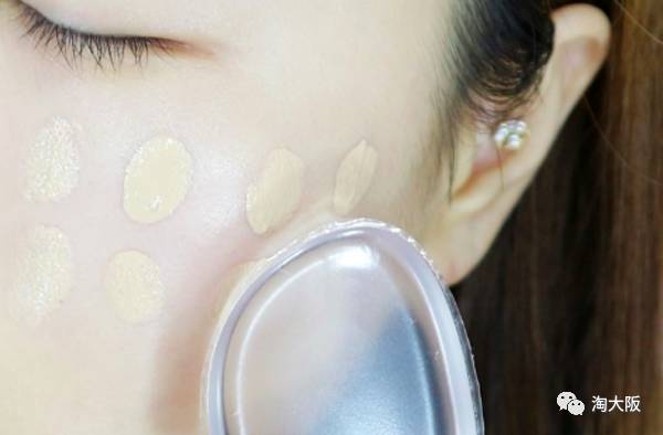 硅膠粉撲和氣墊粉撲哪個(gè)好用？硅膠粉撲和氣墊粉撲對(duì)比