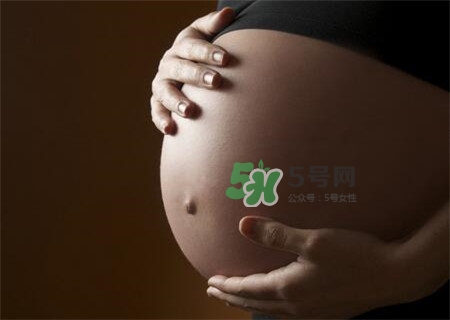 為什么胎寶寶晚上動的比較多？胎動異常的表現(xiàn)