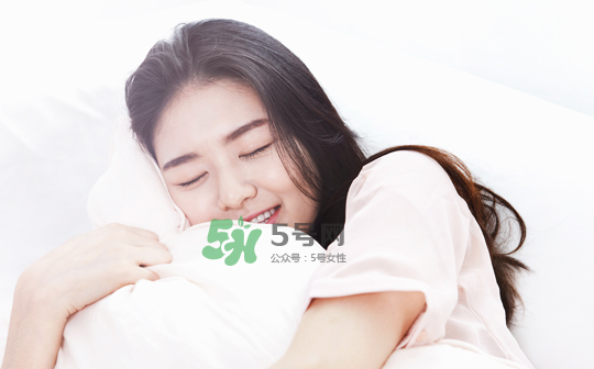 三伏天會(huì)影響月經(jīng)嗎？三伏天會(huì)不會(huì)不來(lái)月經(jīng)？