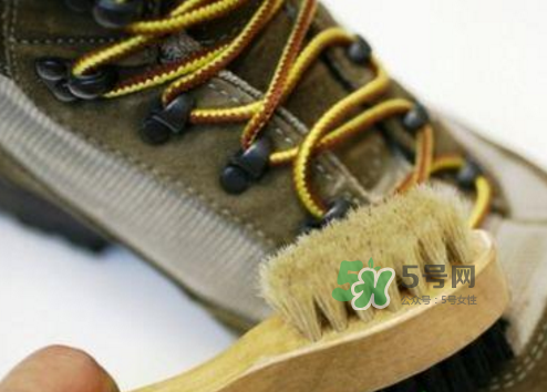 vetements與reebok聯(lián)名eomji表情運(yùn)動(dòng)鞋會(huì)發(fā)售嗎？