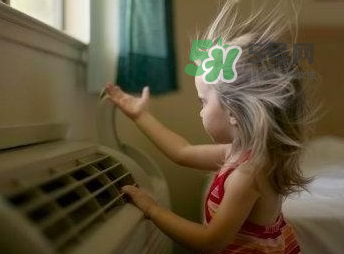 吹空調(diào)嗓子不舒服怎么辦？吹空調(diào)嗓子不舒服怎么回事？