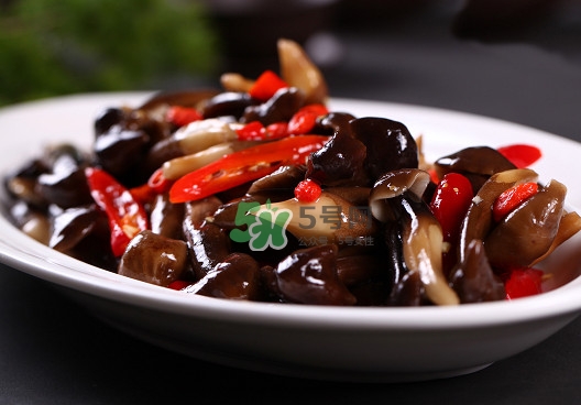 雞樅菌有毒嗎？雞樅菌不能和什么一起吃？