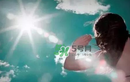 夏天防曬衣什么顏色好？夏天穿什么顏色的防曬衣好？