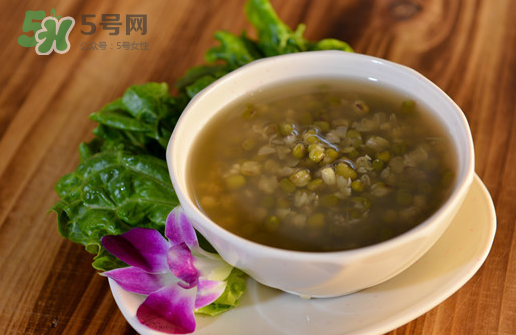 雞蛋和綠豆湯能一起吃嗎？綠豆湯可以和雞蛋一起吃嗎？