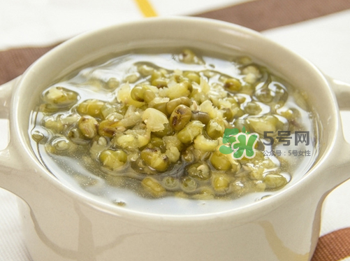 喝完啤酒可以喝綠豆湯嗎？啤酒和綠豆湯能一起喝嗎？