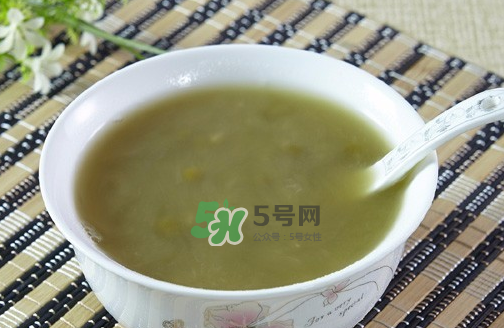 喝完啤酒可以喝綠豆湯嗎？啤酒和綠豆湯能一起喝嗎？