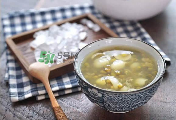 綠豆湯和西瓜可以同時(shí)吃嗎？綠豆湯可以和西瓜一起吃嗎？