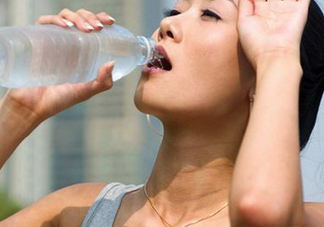 三伏天不出汗怎么回事？三伏天臉上愛出汗怎么回事？