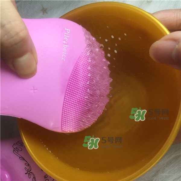 德國(guó)Pilerbeier派樂(lè)蓓和露娜潔面儀哪個(gè)好？有什么區(qū)別？