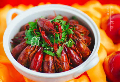 麻辣小龍蝦和西瓜能一起吃嗎？麻辣小龍蝦和西瓜一起吃會中毒嗎？