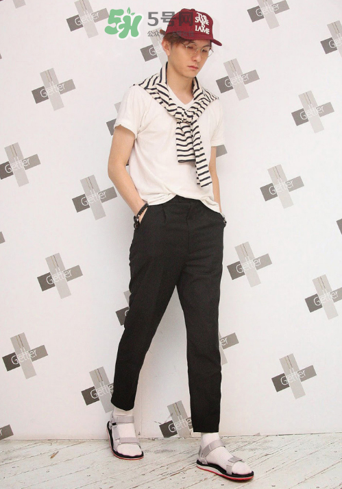 teva涼鞋什么價位？teva鞋大概多少錢一雙？