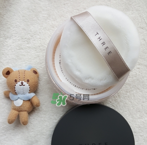 three散粉怎么樣？three自然植物透光散粉色號(hào)