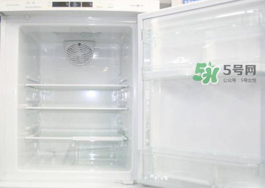 冰箱夏天溫度應(yīng)該調(diào)到幾檔？冰箱里面冰太多怎么辦