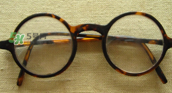 玳瑁眼鏡多少錢？玳瑁眼鏡如何選購？
