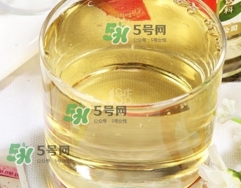 金銀花露可以當(dāng)飲料喝嗎？金銀花露喝多了會(huì)不會(huì)有害