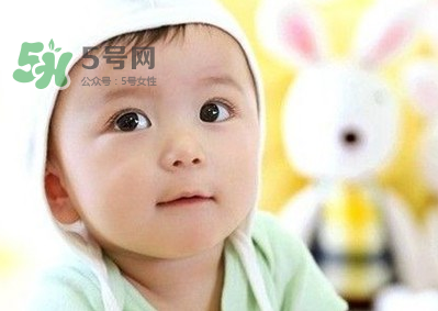 6個(gè)月寶寶不能喝水嗎？寶寶多大可以喝水呢？