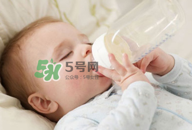 6個(gè)月寶寶不能喝水嗎？寶寶多大可以喝水呢？