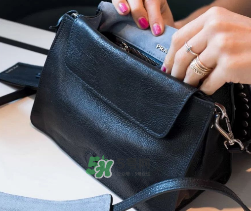 prada etiquette手袋尺寸多大？prada etiquette尺寸有幾種？