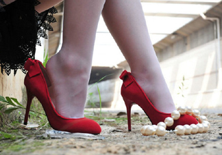 閏六月給老婆買什么？閏六月為什么要給老婆買紅鞋？