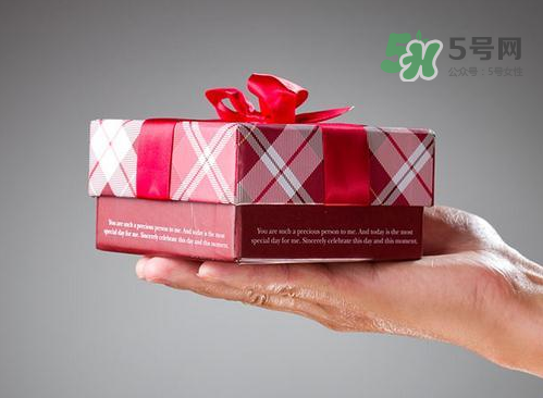 閏六月給女朋友買什么？閏六月應(yīng)該給情人買什么？