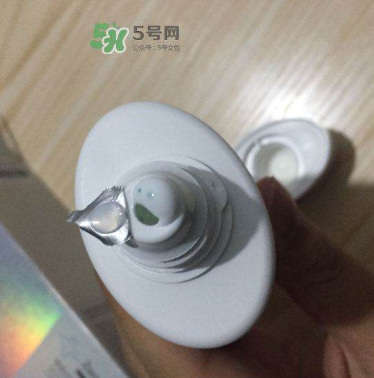 瓷肌洗面奶效果怎么樣？瓷肌洗面奶適合年齡