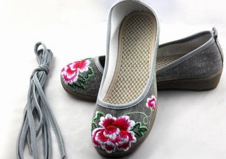 閏六月為什么要給媽媽買衣服？閏六月給媽媽買什么？