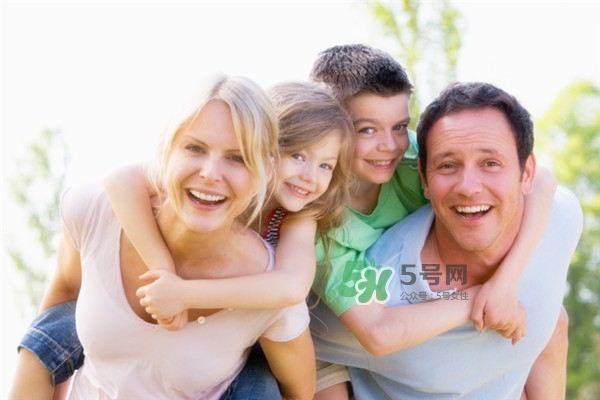 孩子大哭大鬧時(shí)該怎么辦 孩子渴望被關(guān)注的心理 孩子大哭大鬧時(shí)該怎么辦 孩子渴望被關(guān)注的心理