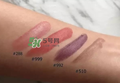 迪奧雙色夾心唇膏多少錢？dior迪奧夾心唇膏上市時(shí)間