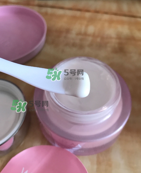 溫碧泉素顏霜好用嗎？溫碧泉素顏霜多少錢？