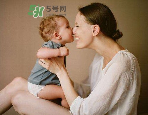 八月份坐月子可以開空調嗎？8月份坐月子可以開空調嗎？