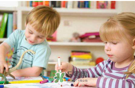 暑假孩子不寫(xiě)作業(yè)怎么辦？暑假不想寫(xiě)作業(yè)怎么教育？