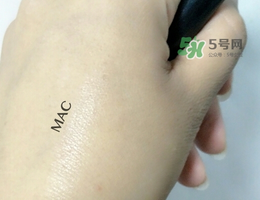 mac唇部打底膏怎么用？mac唇部打底使用方法