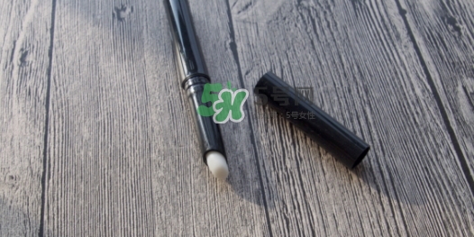 mac唇部打底膏怎么用？mac唇部打底使用方法