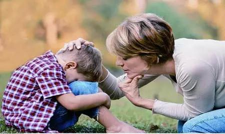 孩子在幼兒園受欺負(fù)怎么辦？孩子在幼兒園不合群怎么辦？