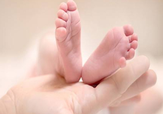 8月份坐月子穿什么衣服？八月份坐月子穿什么鞋？