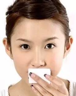 卸妝水的正確使用方法 卸妝產(chǎn)品的使用方法 卸妝水的正確使用方法 卸妝產(chǎn)品的使用方法