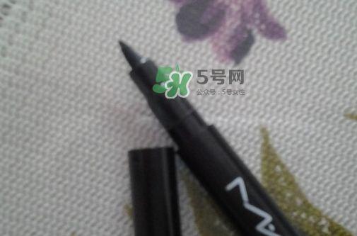 mac眼線液筆怎么用？mac魅可眼線液筆使用方法