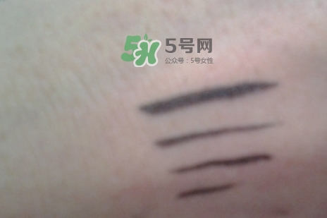 mac眼線液筆怎么用？mac魅可眼線液筆使用方法